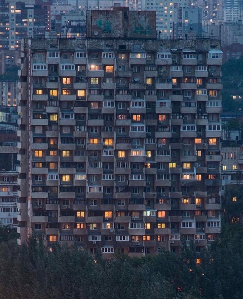 Серые многоэтажки