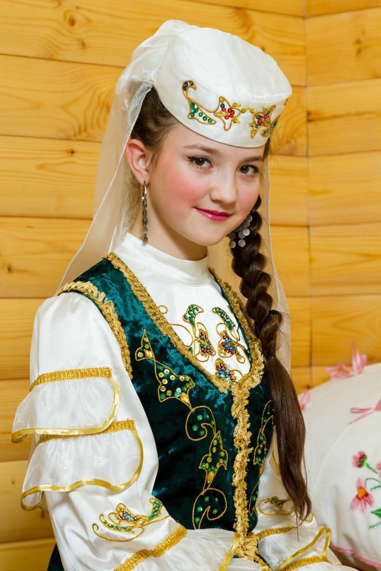 Национальные костюмы народов ближнего зарубежья