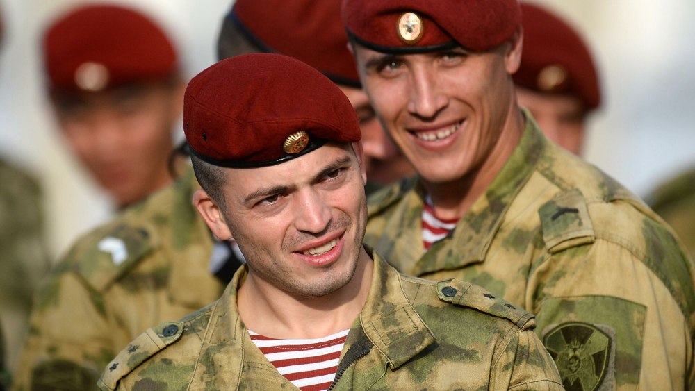 Красная алькантара текстура
