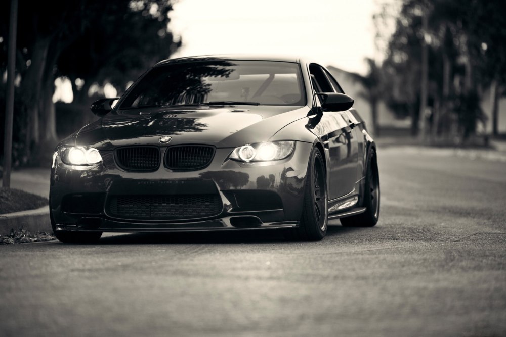 Неоновая BMW