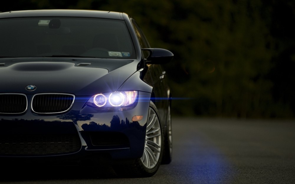 Черная BMW на рабочий стол