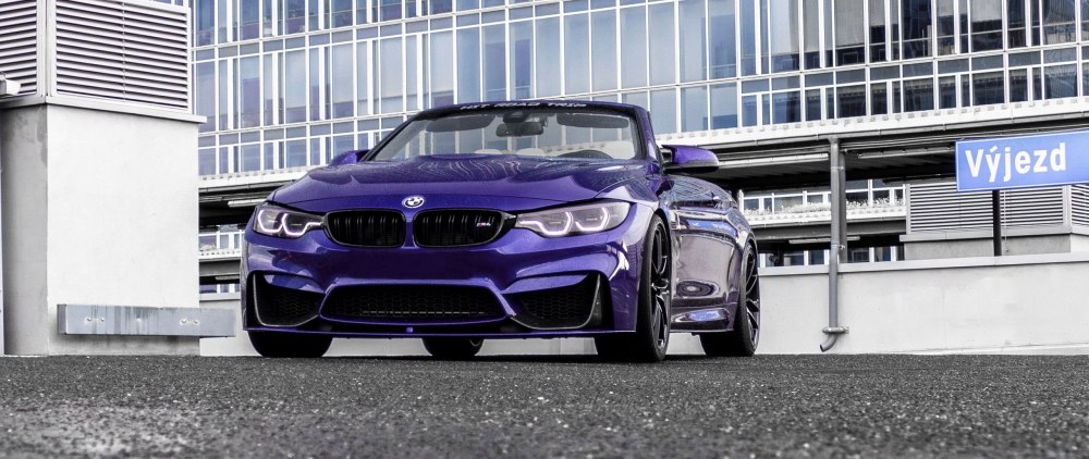 BMW f30 девушка