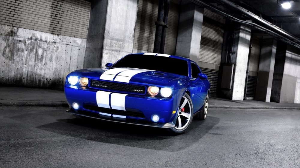 Dodge Challenger srt8 392