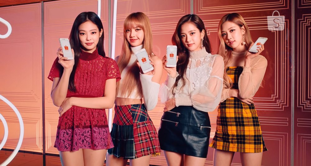 Группа BLACKPINK