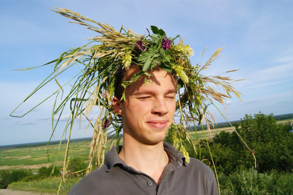 Бородатый в платье