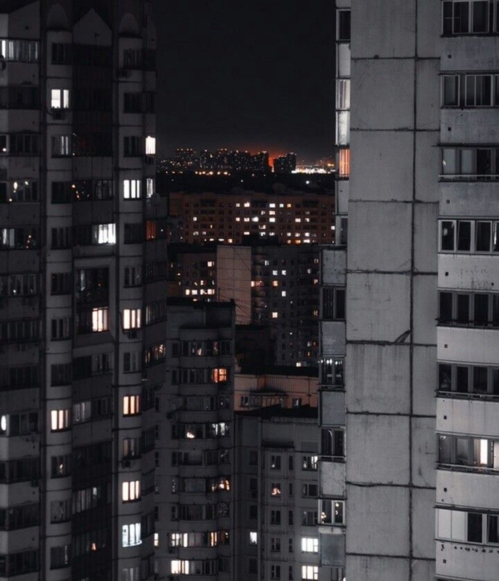 Розовая многоэтажка