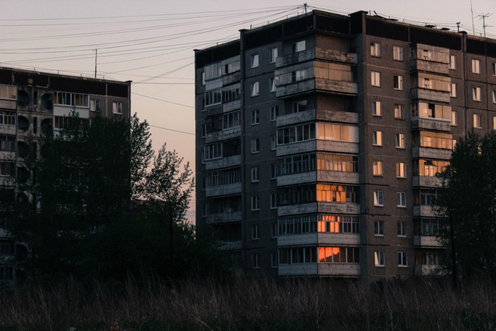 Серые многоэтажки