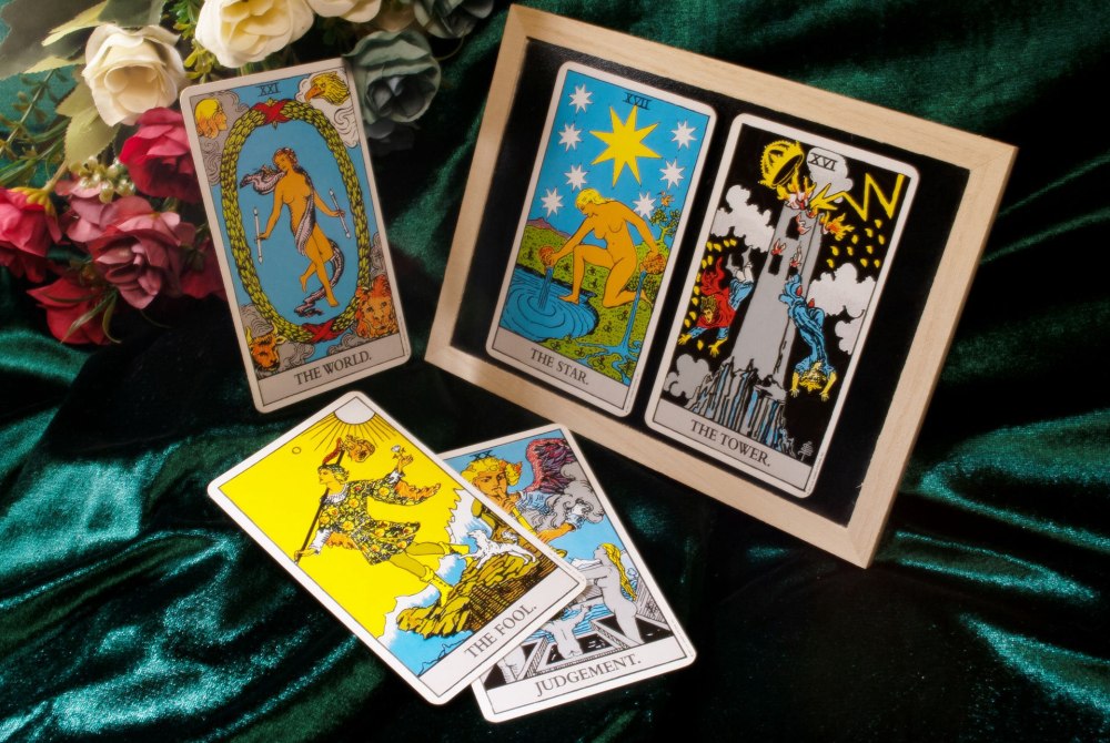 The Neo Rider Tarot collection