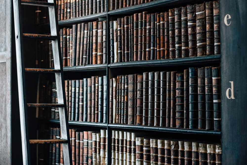 Красивая стопка книг