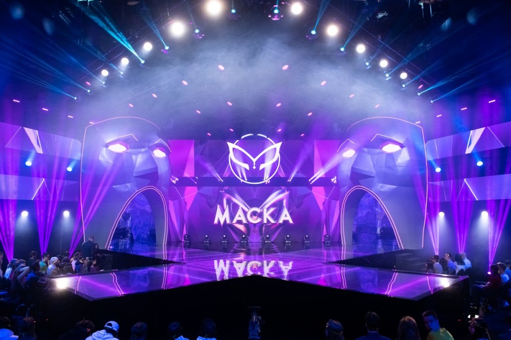 Шоу маска НТВ сцена