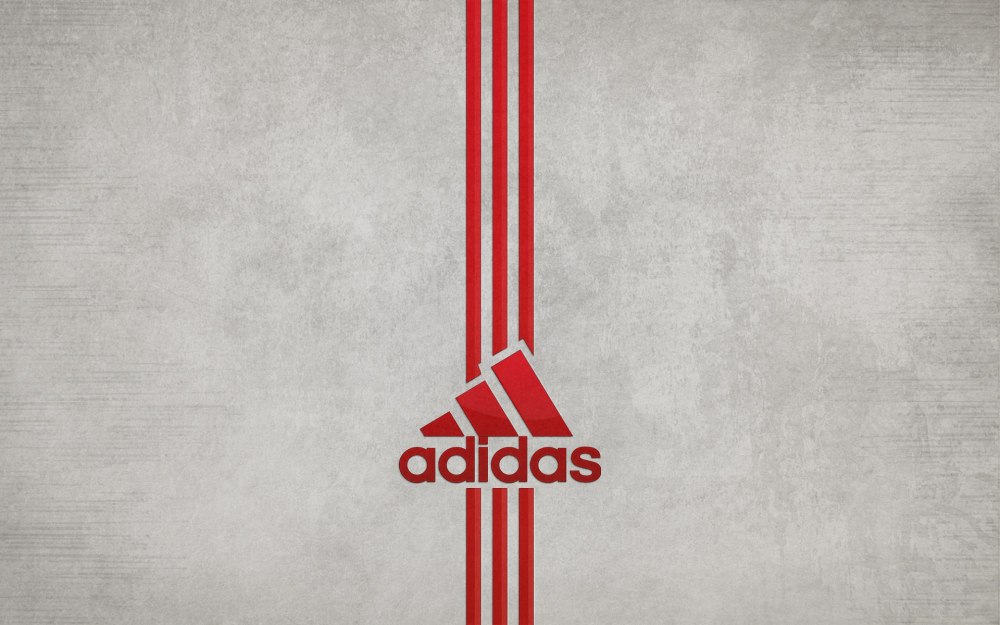 Adidas на черном фоне