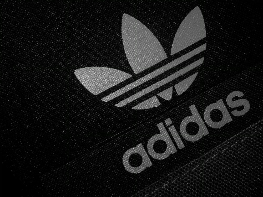 Adidas серый фон