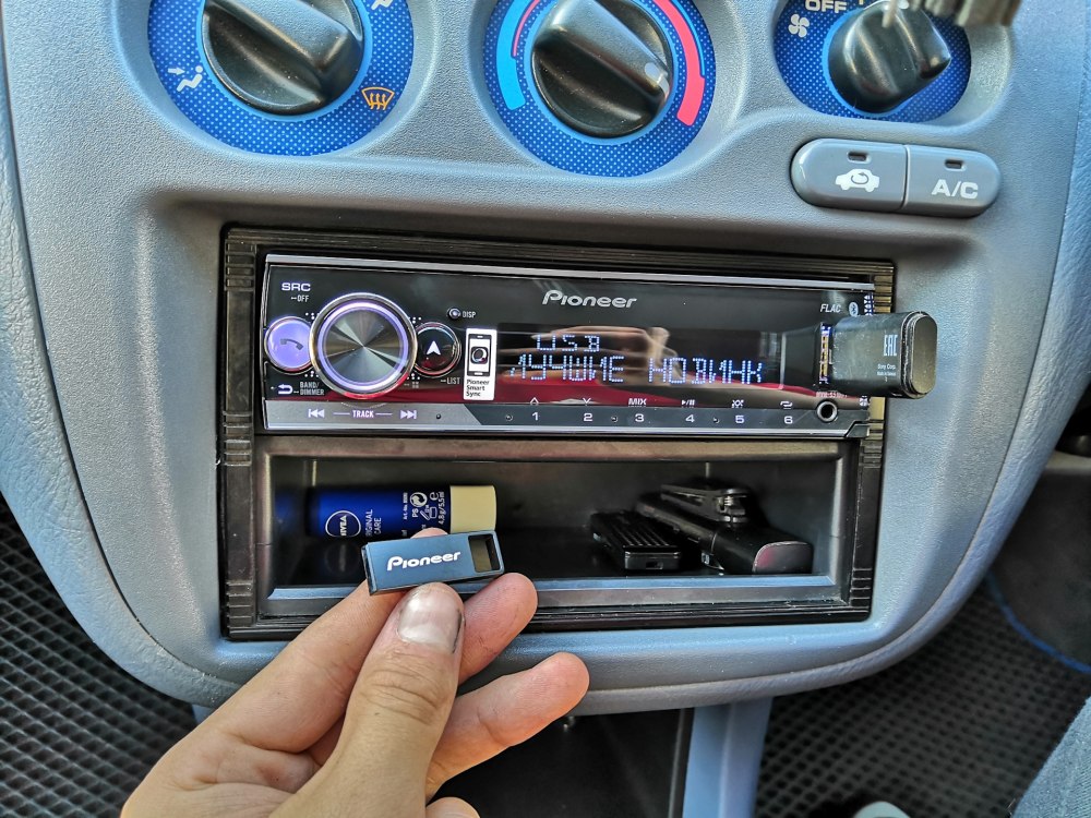 Магнитола Pioneer MVH 190 ubg