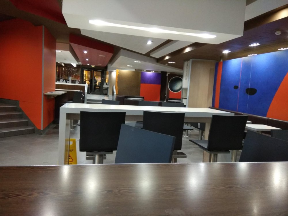 MCDONALDS прилавок