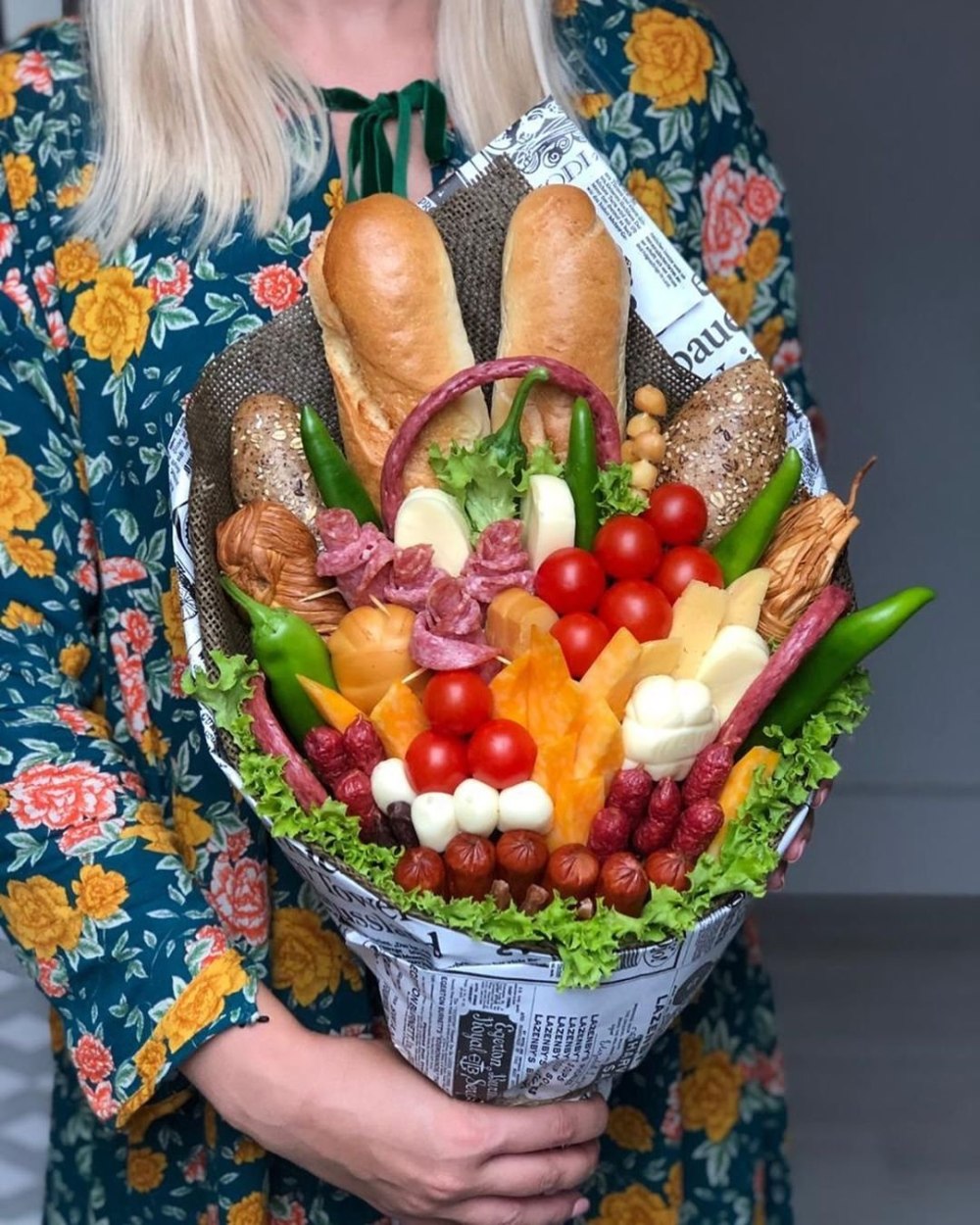 Прикольные букеты для женщин