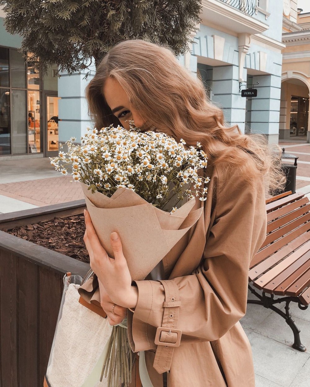 Эстетика бежевого руки