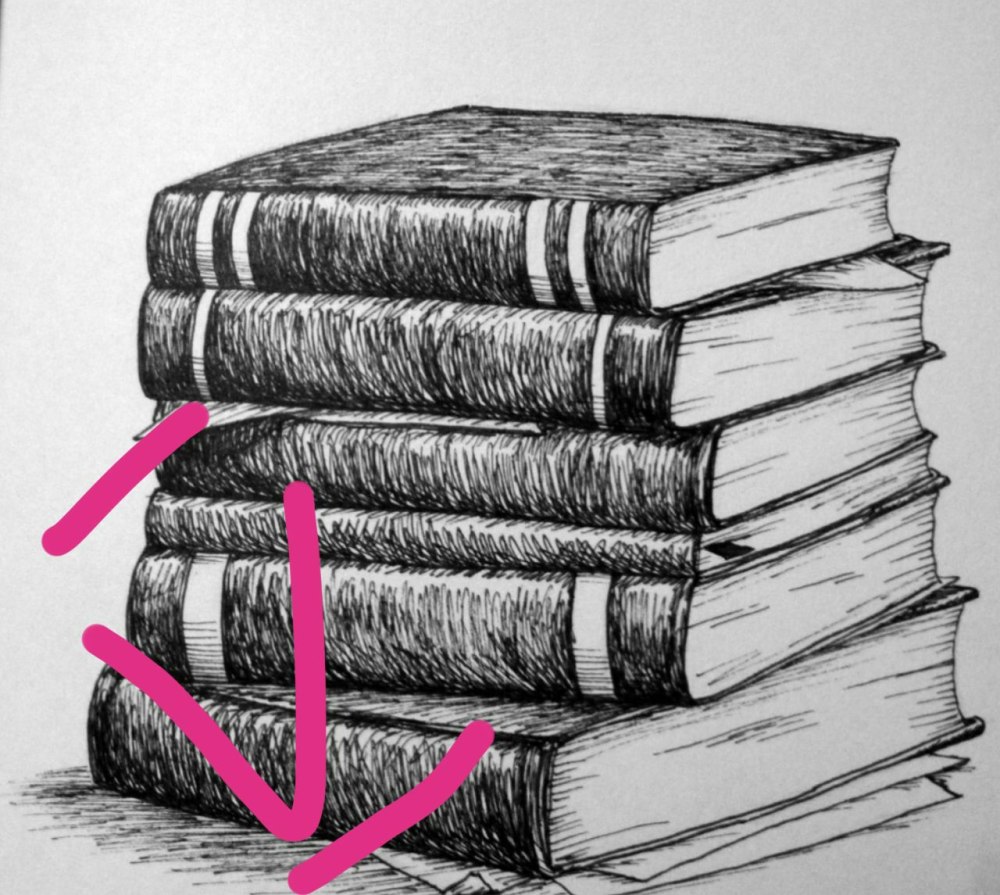 Стопка книг с закладками
