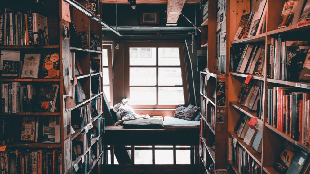 Комната с книгами