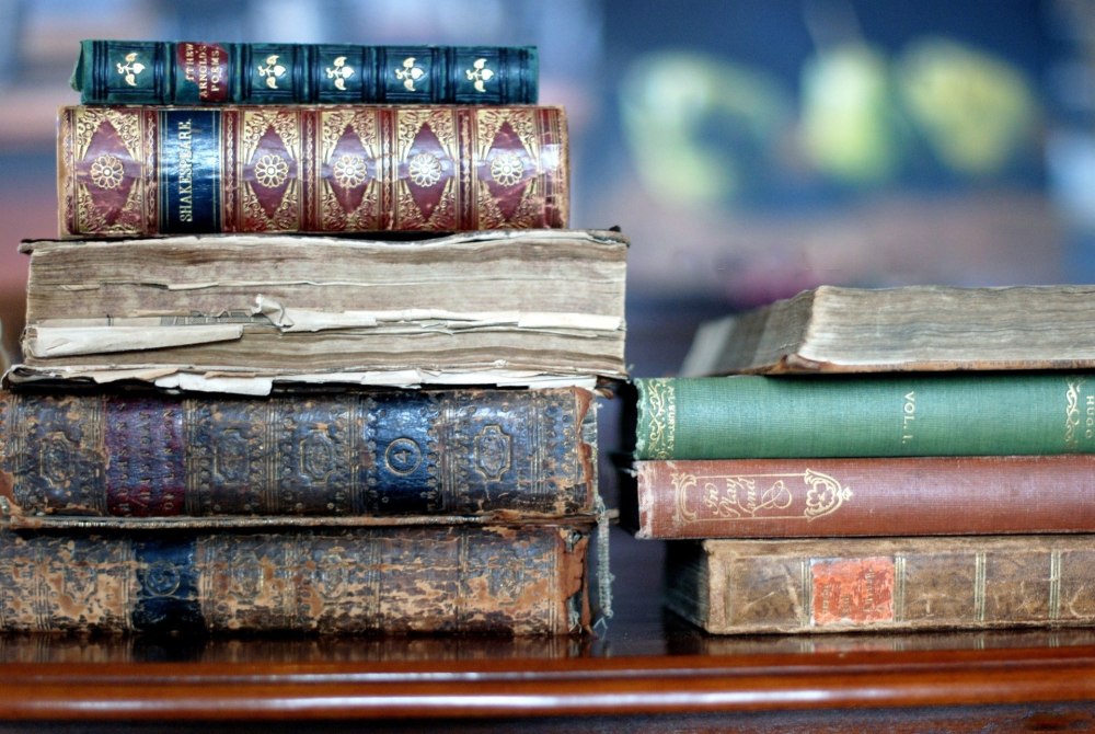 Старинные книги
