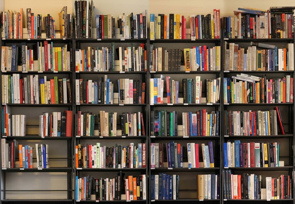 Полка книжная