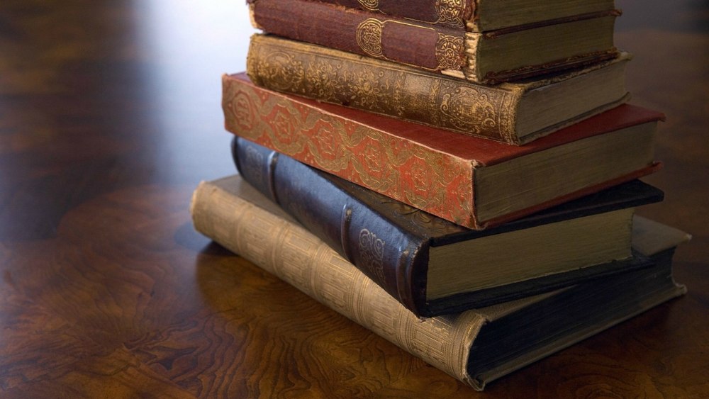 Стопка книг