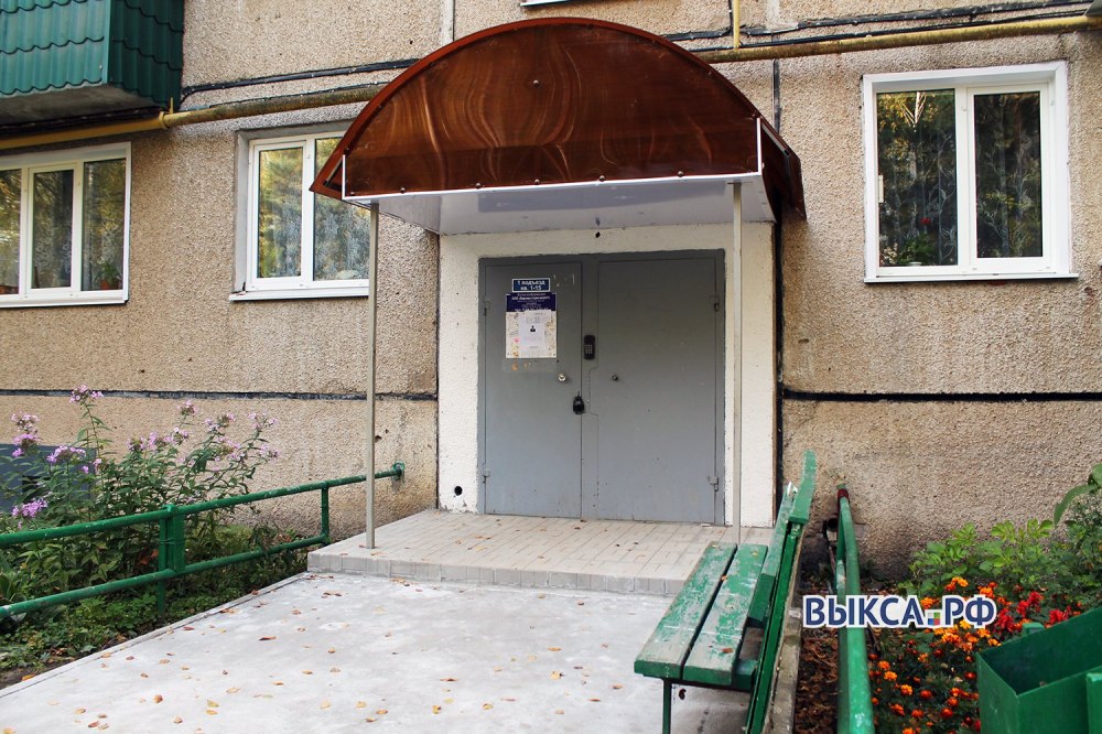 Подъезд с улицы