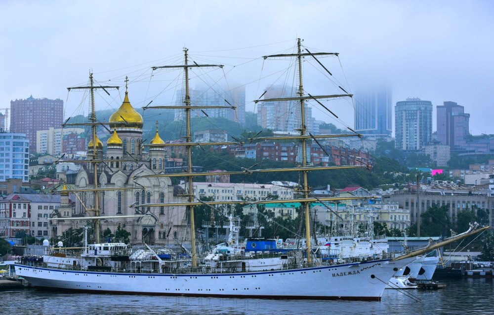 Парусник Надежда Владивосток