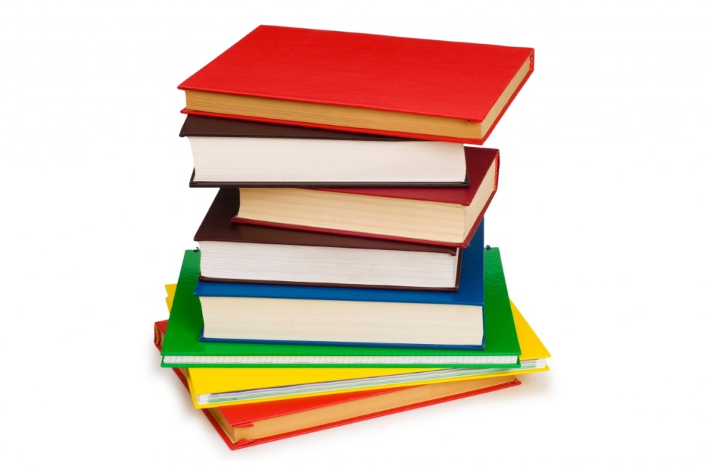 Высокая стопка книг