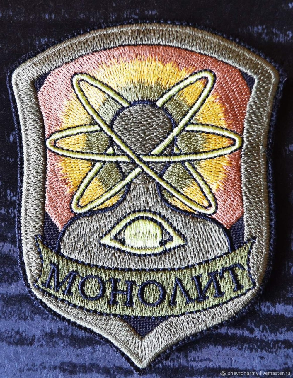 Шеврон монолита сталкер