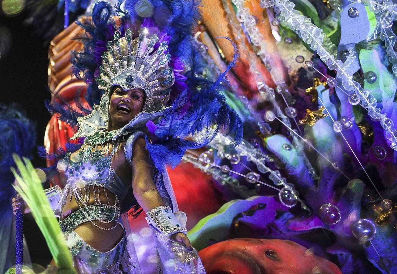 Карнавал биография википедия. Венецианский карнавал Карло Гольдони. Карнавал в Бразилии. Карнавал в Рио-де-Жанейро Эстетика.