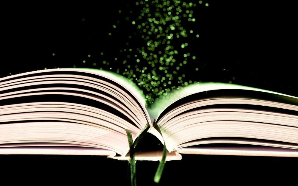 Фон книги на зеленом фоне