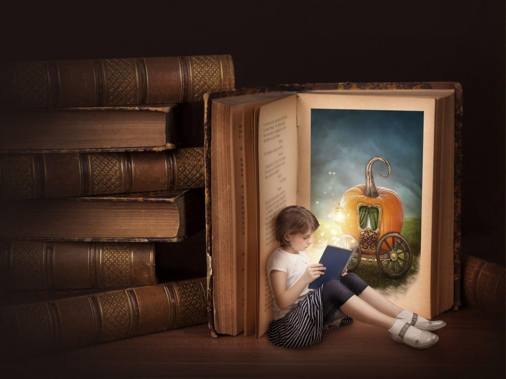 Книги на темном фоне