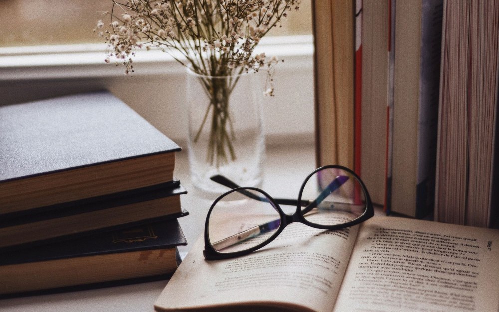 Эстетика очки и книги