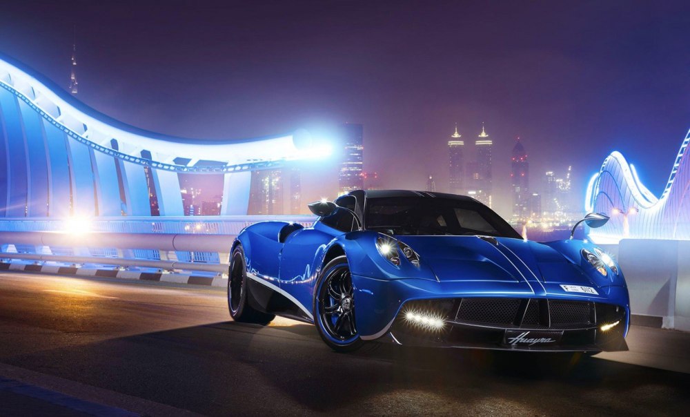 Pagani Huayra синяя
