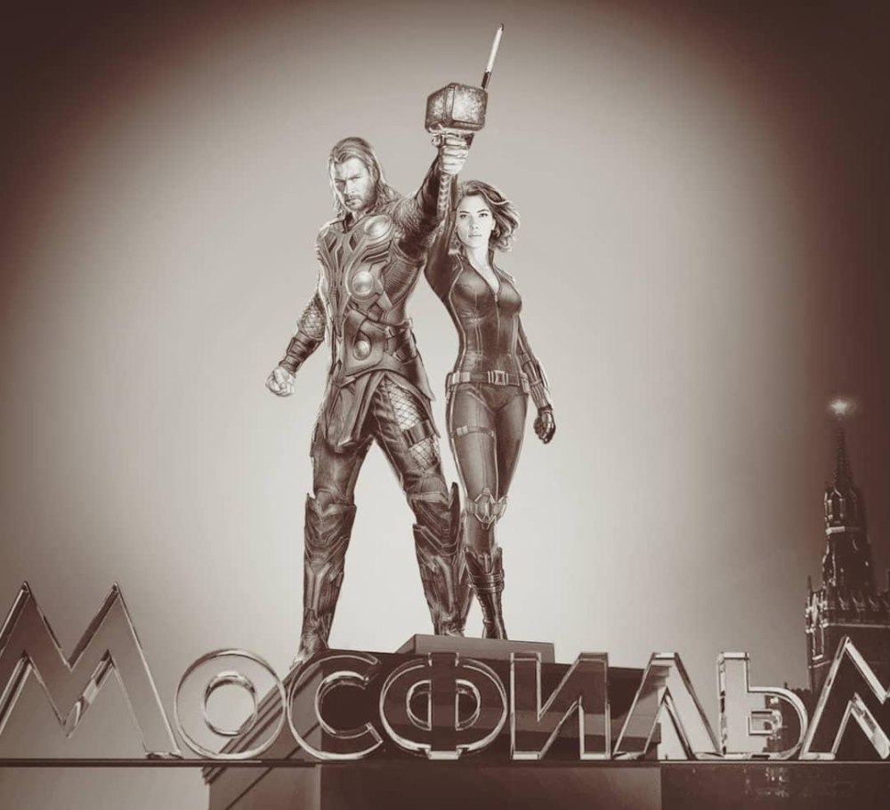 Статуя Мосфильма в Москве