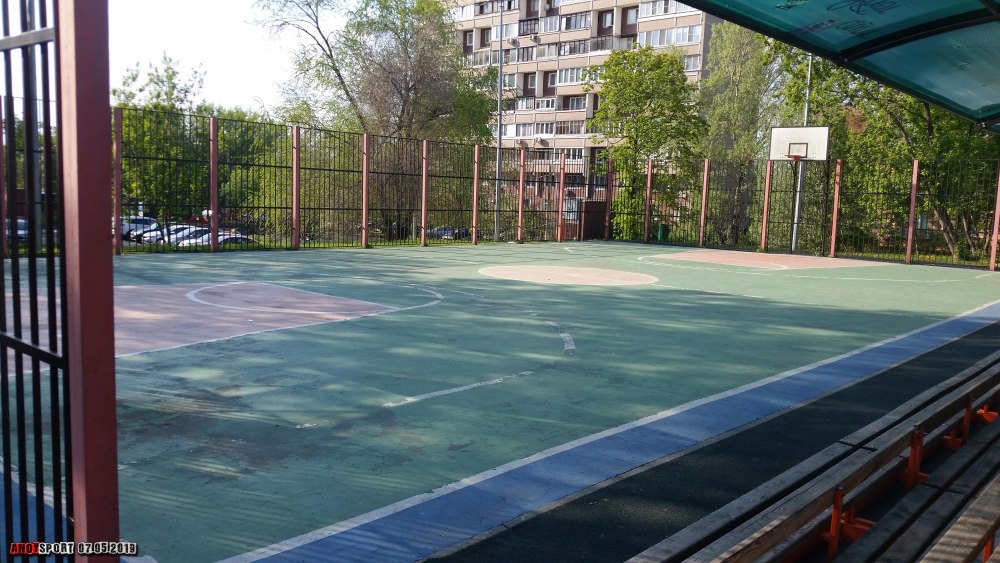 Рижка баскетбольная площадка
