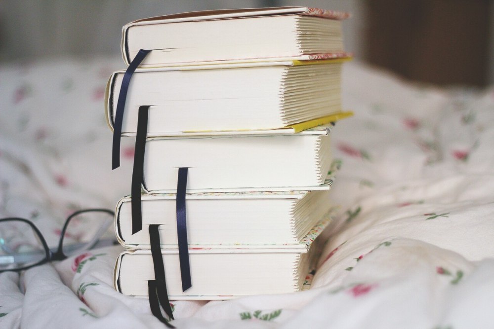 Стопка книг знания