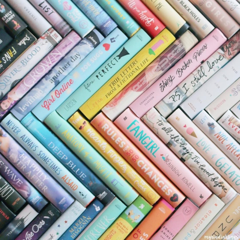 Стопка книг для инстаграма