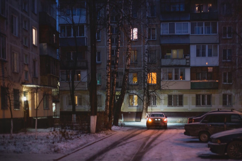 Темный переулок зимой