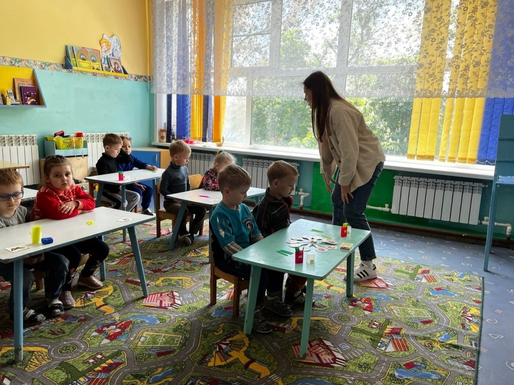 Наши кроватки в детском саду полотенчики