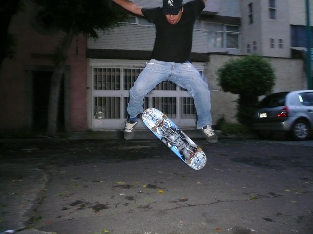 Артем Lopez Kickflip