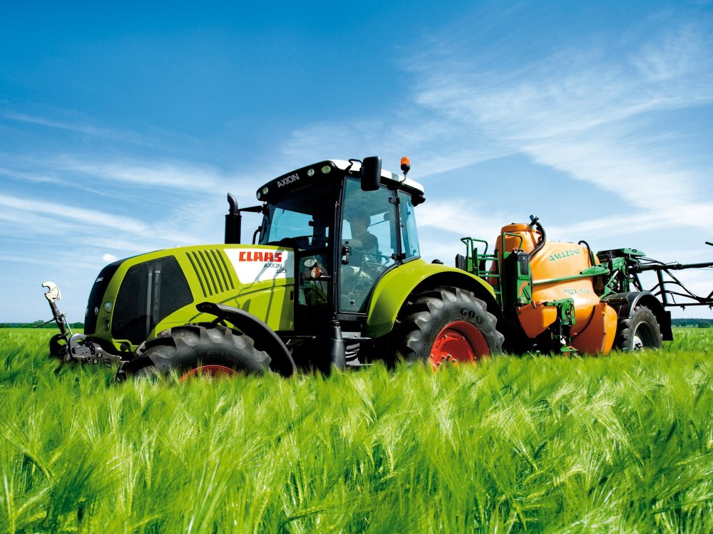 CLAAS Axion 820