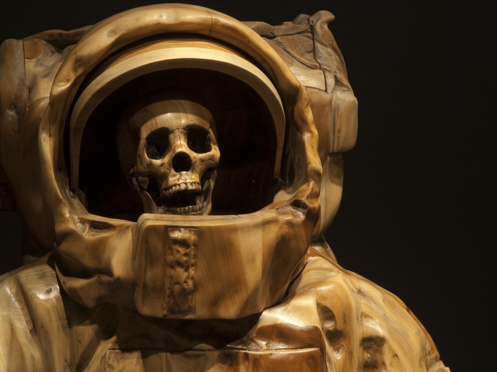 Dead Astronaut скульптура