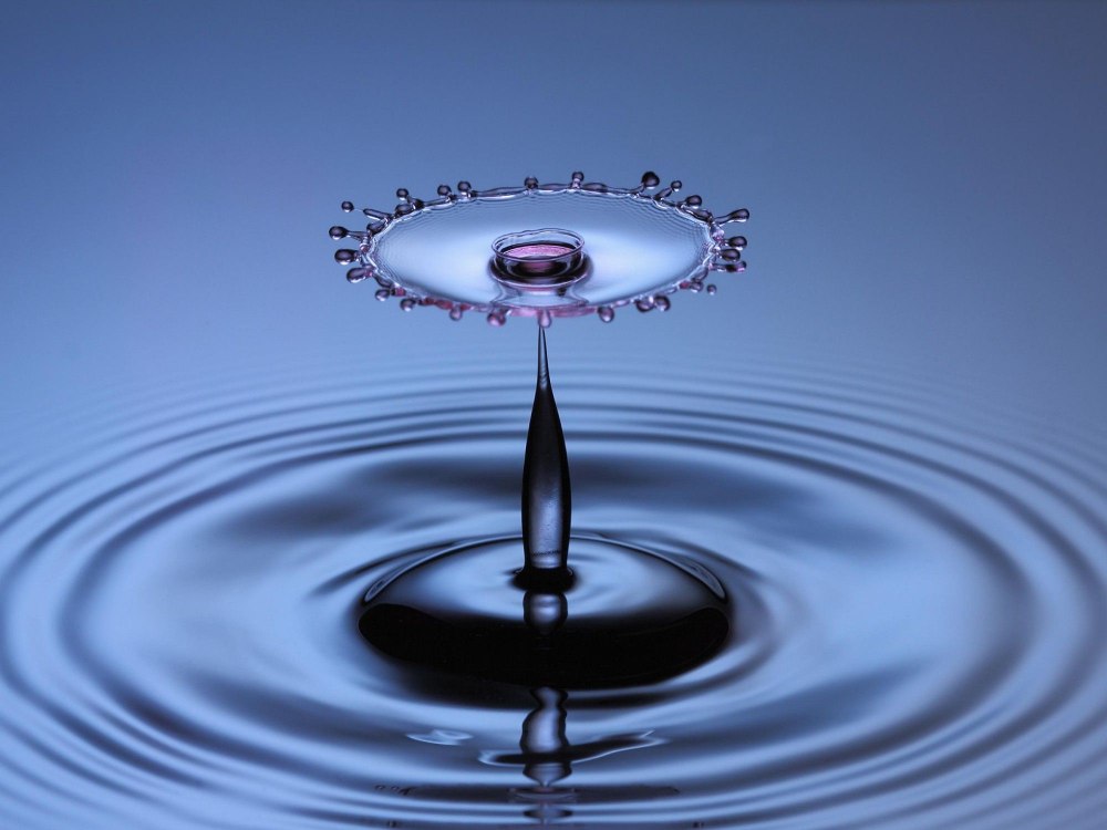 Фотообои с каплей воды