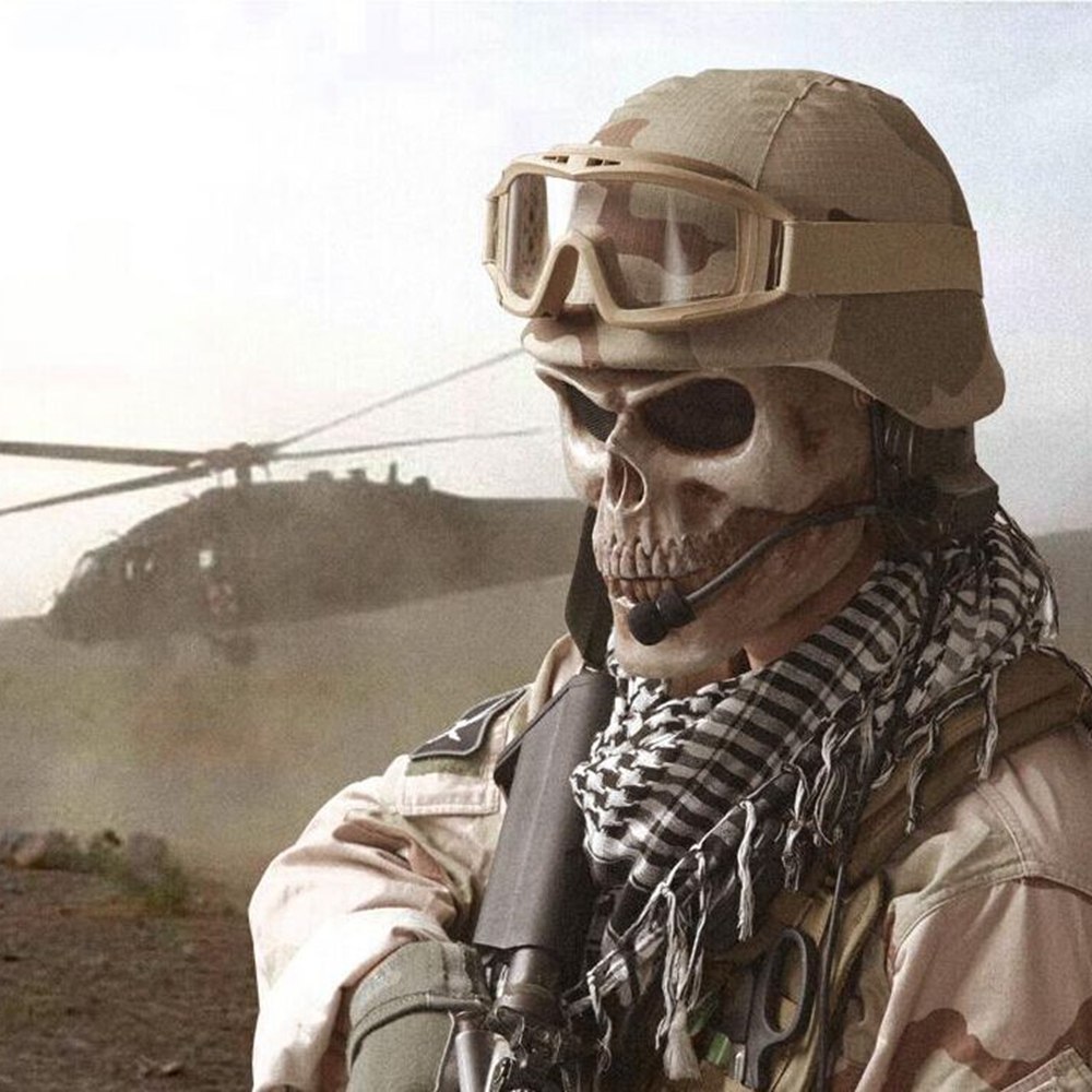 Американский военный в маске