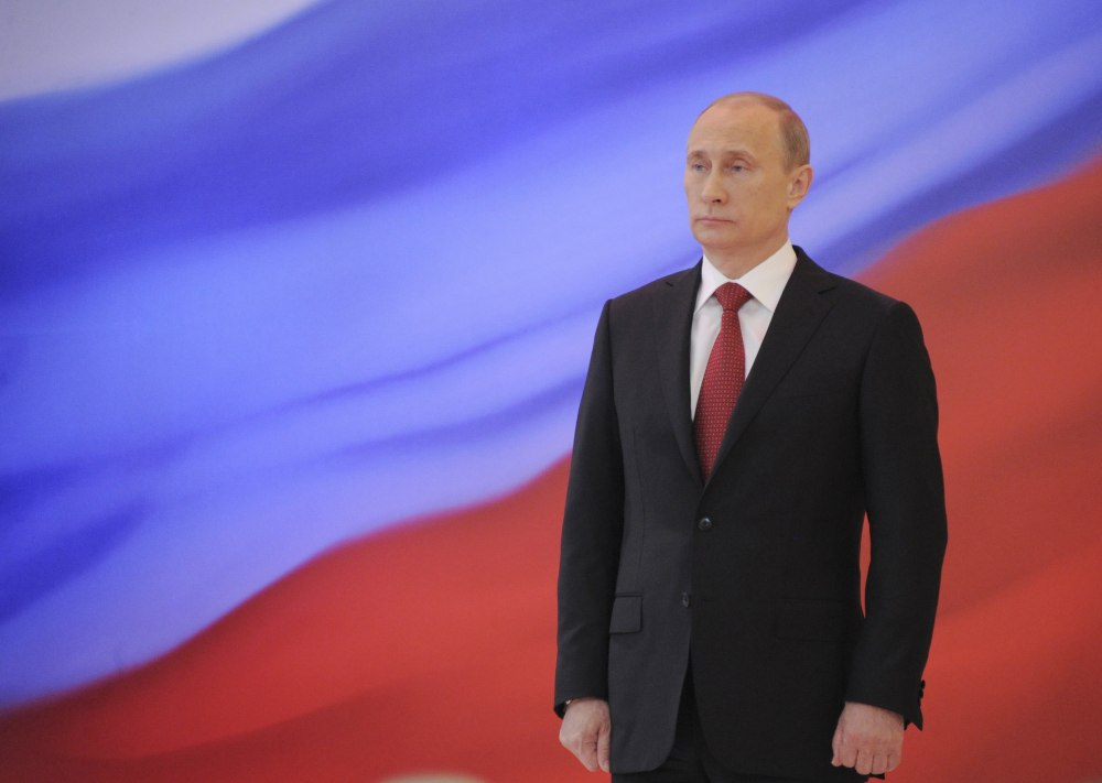 Путин Владимир Владимирович с флагом России