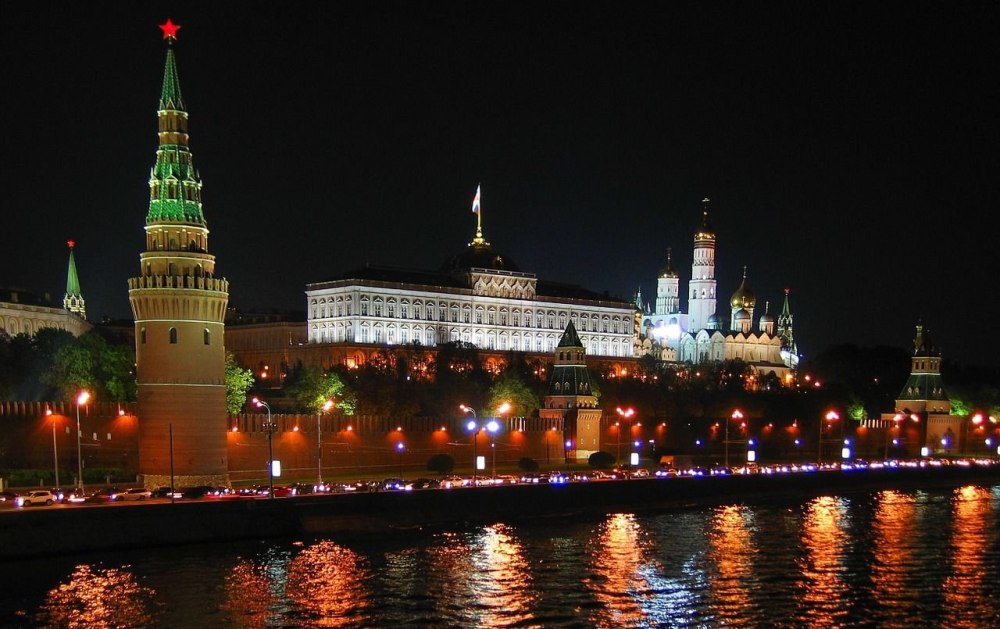 Написать про Кремль