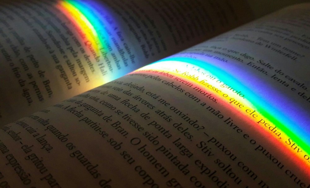 Эстетика радуги и книги