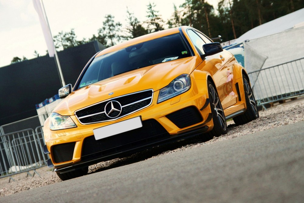 Mercedes Benz 1920 1080