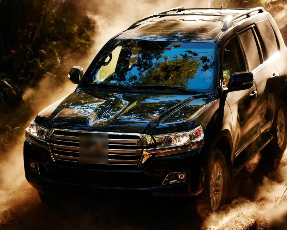 Toyota Land Cruiser 4